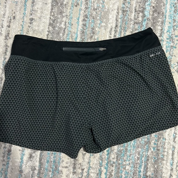 Nike shorts - Picture 4 of 6